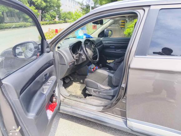 [苏州·苏U] 二手三菱欧蓝德2016款 2.4L 四驱精英版 5座