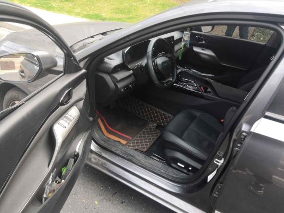 [杭州·浙A] 二手宝骏宝骏Valli2021款 1.5T 那曲繁星 CVT旗舰型