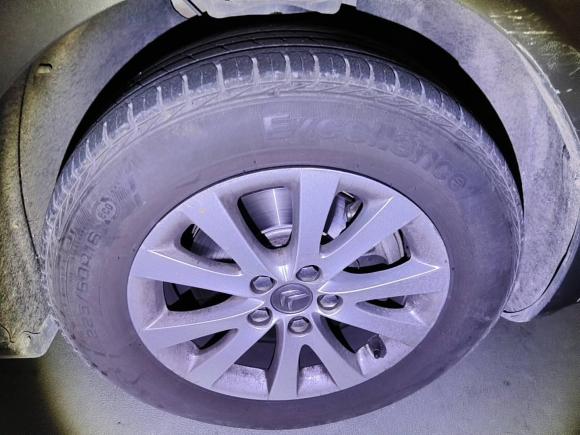 [深圳·粤B] 二手雪铁龙雪铁龙C52013款 2.0L 自动尊享型