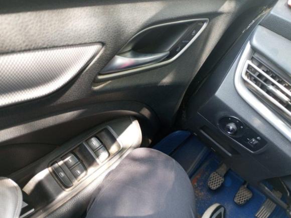 [青岛·鲁B] 二手荣威荣威RX32018款 1.6L 手动精英版