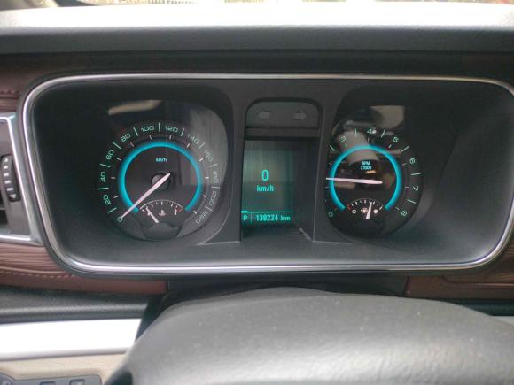 [上海·苏U] 二手别克别克GL82014款 2.4L CT豪华商务舒适版