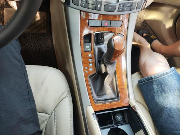 [上海·沪J] 二手别克君越2009款 2.4L豪华版