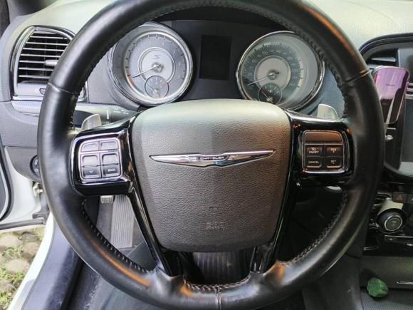 [深圳·粤B] 二手克莱斯勒克莱斯勒300C2013款 3.6L S锋尚版