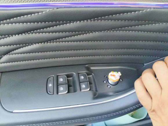 [义乌·浙G] 二手红旗红旗HS52022款 改款 2.0T 智联旗享版