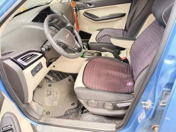 [南京·苏A] 二手奇瑞艾瑞泽M72015款 2.0L CVT宽悦版 232座