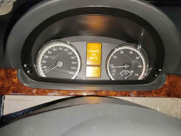 [武汉·鄂A] 二手奔驰唯雅诺2011款 2.5L 豪华版