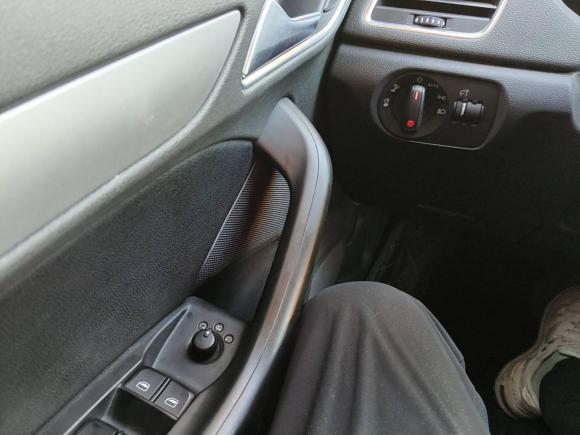 [武汉·鄂A] 二手奥迪奥迪Q32016款 30 TFSI 标准型