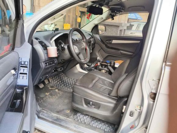 [成都·川A] 二手五十铃mu-X牧游侠2017款 3.0T 四驱手动探索型 5座 国IV