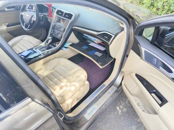 [无锡·苏B] 二手福特蒙迪欧2013款 2.0L GTDi200时尚型