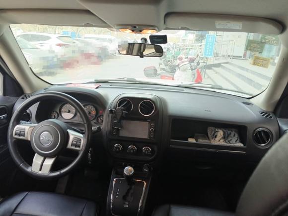 [济南·鲁A] 二手Jeep自由客2014款 2.4L 运动版