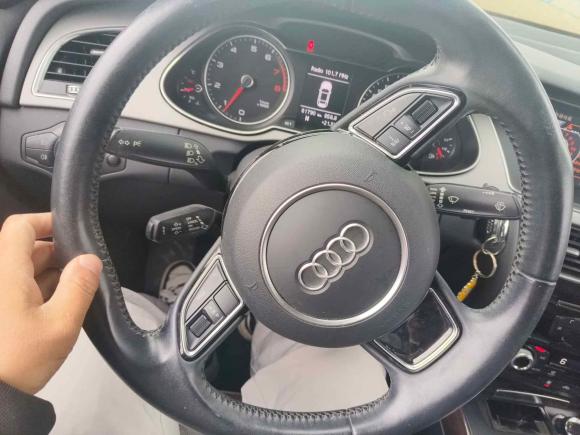 [上海·沪B] 二手奥迪奥迪A4L2016款 35 TFSI 典藏版 S line舒适型