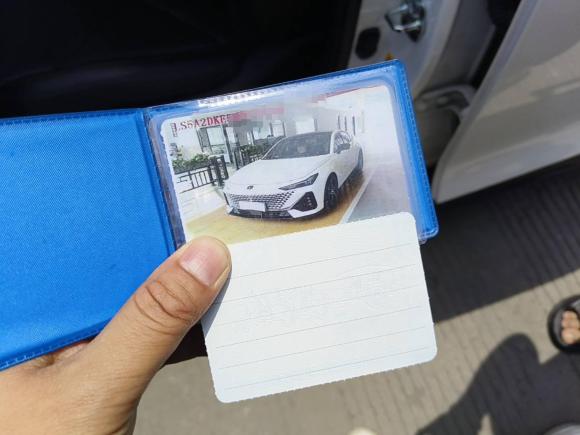 [温州·浙J] 二手长安长安UNI-V2022款 1.5T 智慧领航型