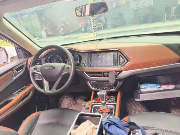 [成都·川A] 二手众泰众泰T3002018款 1.5L CVT尊享型