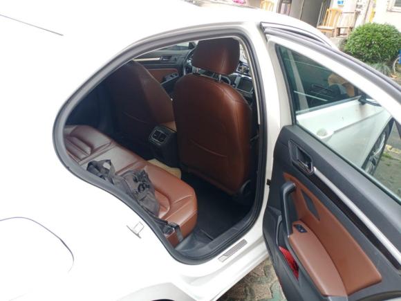 [上海·沪A] 二手大众凌渡2015款 330TSI DSG豪华版