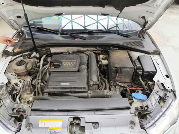 [武汉·鄂A] 二手奥迪奥迪A32015款 Limousine 35 TFSI 百万纪念舒享型