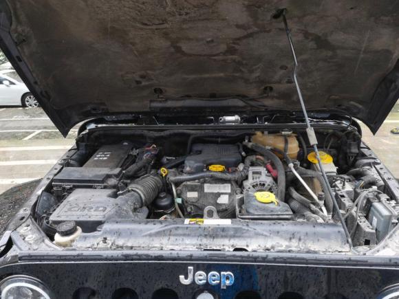 [西安·陕A] 二手Jeep牧马人2015款 2.8TD Sahara 四门舒享版