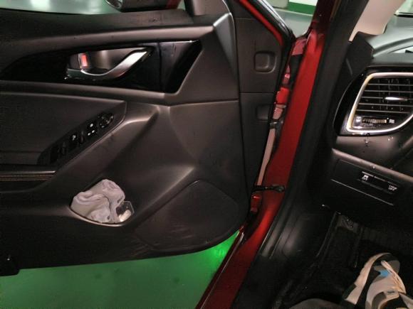 [上海·沪C] 二手马自达马自达3 昂克赛拉2016款 两厢 2.0L 自动旗舰型