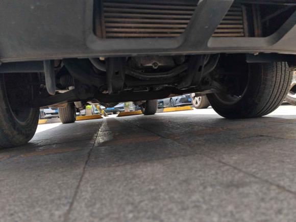 [广州·粤A] 二手江铃驭胜S3502016款 2.0T 自动两驱汽油豪华版7座