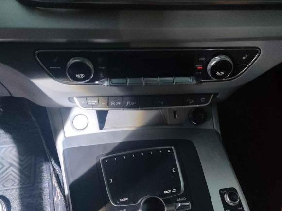 [西安·陕U] 二手奥迪奥迪Q5L2018款 40 TFSI 荣享时尚型 国VI