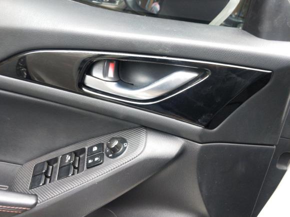 [上海·沪B] 二手马自达马自达3 Axela昂克赛拉2014款 两厢 2.0L 自动旗舰型