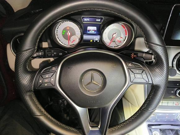 [广州·粤A] 二手奔驰奔驰GLA2016款 GLA 200 动感型