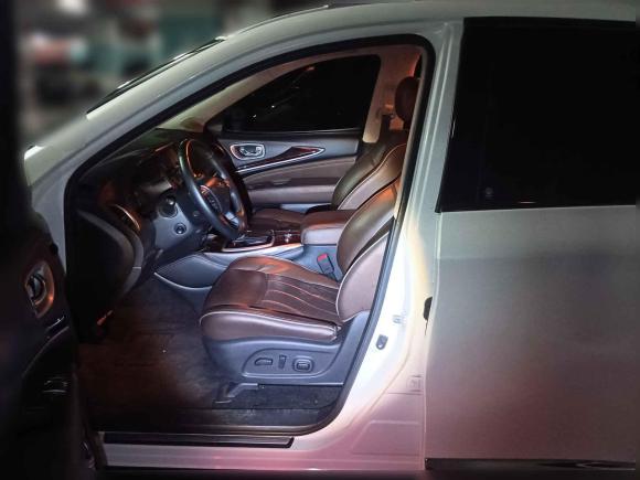 [南京·苏A] 二手英菲尼迪英菲尼迪QX602016款 2.5 S/C Hybrid 两驱卓越版 国V