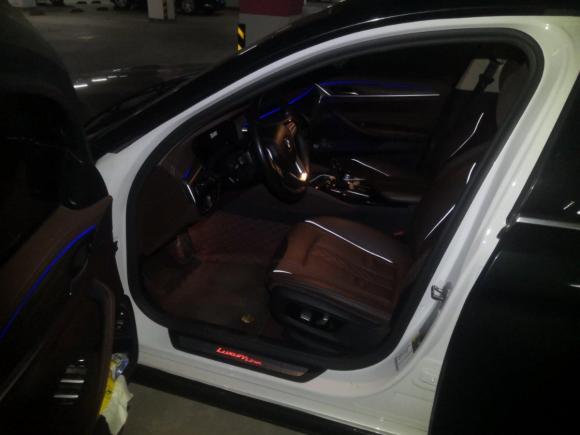 [上海·沪A] 二手宝马宝马5系新能源2020款 里程升级版 530Le 豪华套装