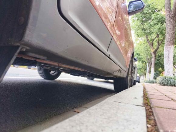 [湖州·浙E] 二手现代北京现代ix252015款 1.6L 自动两驱尊贵型DLX