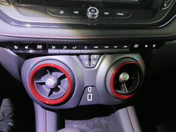 [上海·沪B] 二手雪佛兰开拓者2022款 轻混 650T RS Twin-Clutch四驱7座 擎版