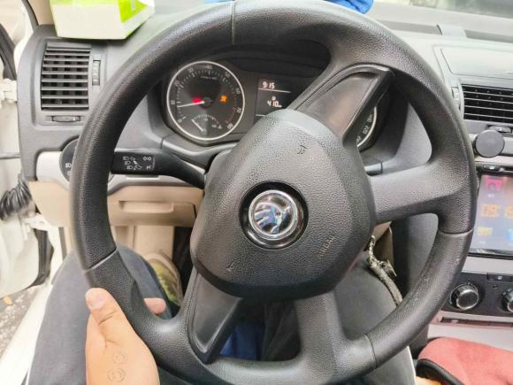 [成都·川A] 二手斯柯达明锐2015款 经典款 1.6L 手动逸杰版