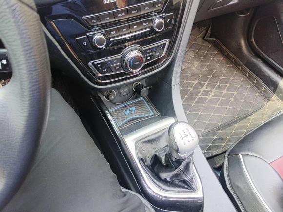 [成都·川Z] 二手长安悦翔V72016款 1.6L 手动乐享型 国IV