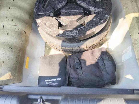 [温州·浙C] 二手别克凯越2013款 1.5L 自动经典型