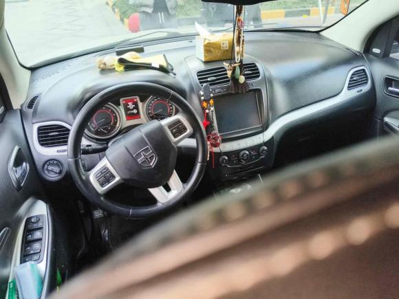 [常州·苏D] 二手道奇酷威2013款 2.4L 两驱尊尚版