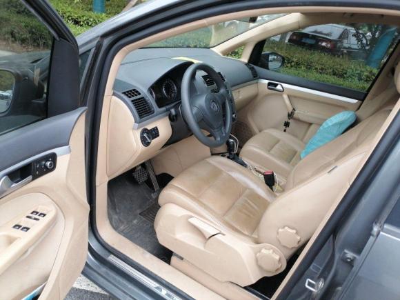 [上海·苏E] 二手大众途安2011款 1.4T DSG智雅版5座