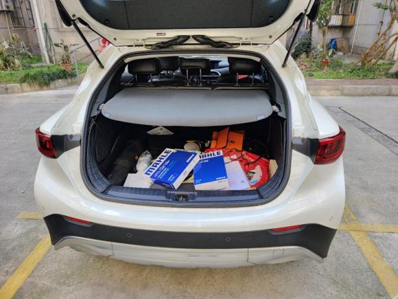 [上海·沪B] 二手英菲尼迪英菲尼迪QX302017款 1.6T 两驱时尚版