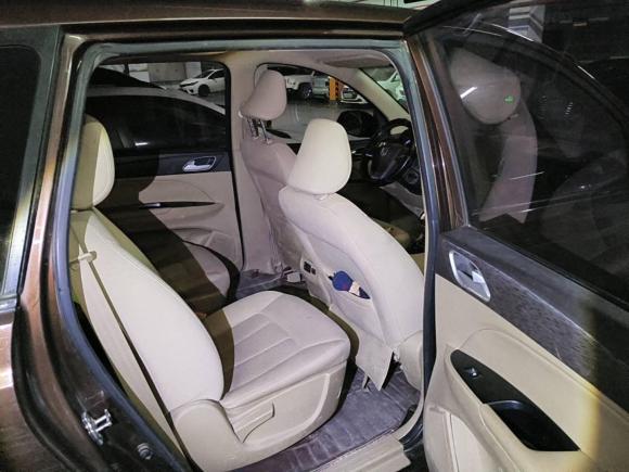 [杭州·浙A] 二手宝骏宝骏7302016款 1.5L 手动标准型 7座