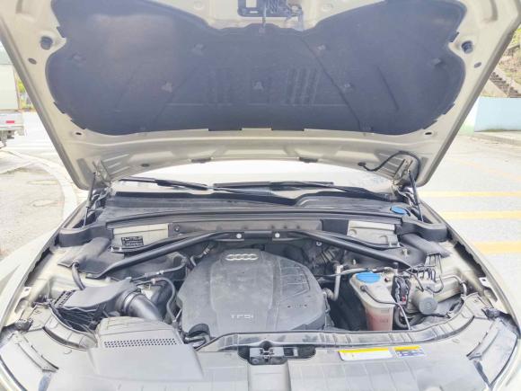 [佛山·粤X] 二手奥迪奥迪Q52017款 40 TFSI 舒适型