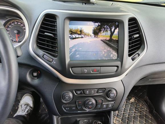 [成都·川A] 二手Jeep自由光2020款 2.0L 两驱经典运动版