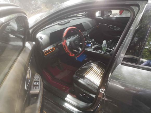 [宁波·渝B] 二手长安长安UNI-T2022款 1.5T 运动版 旗舰型