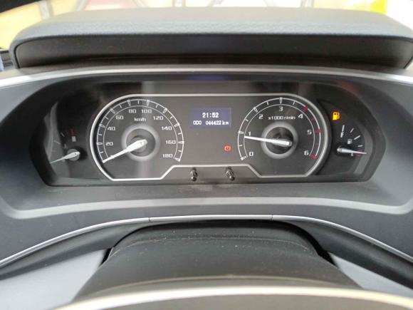 [无锡·苏B] 二手上汽大通MAXUS上汽大通MAXUS 新途V802021款 2.0T 手动经典傲运通127PS中轴中顶6/7/8/9座