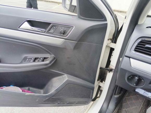 [上海·沪F] 二手大众朗行2015款 1.6L 手动舒适版