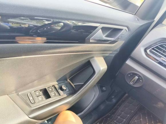 [成都·浙F] 二手大众T-ROC探歌2021款 280TSI DSG两驱舒享智联版