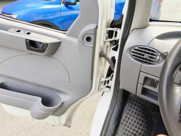 [嘉兴·浙A] 二手上汽大通MAXUS新途V802020款 2.5T AMT经典城配王短轴中顶2/3座