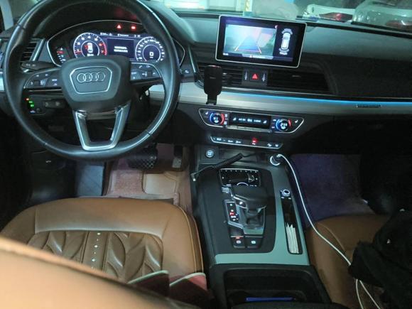 [无锡·苏B] 二手奥迪奥迪Q5L2018款 40 TFSI 荣享时尚型 国VI
