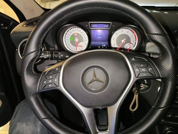 [上海·沪B] 二手奔驰奔驰GLA2015款 GLA 220 4MATIC 时尚型