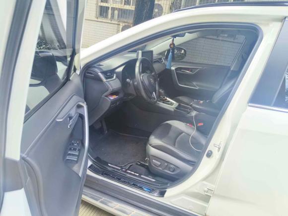 [成都·川A] 二手丰田RAV4荣放2020款 2.0L CVT两驱尊贵版