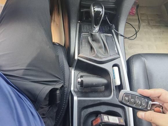 [杭州·赣E] 二手驭胜驭胜S3502014款 2.4T 自动两驱柴油豪华天窗版5座