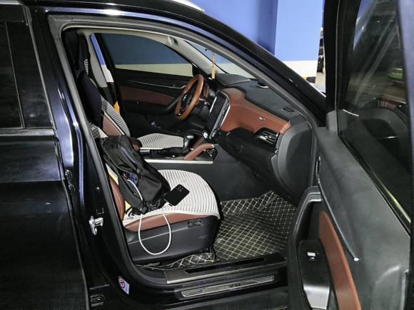 [成都·川A] 二手中华中华V62018款 1.5T 自动旗舰型