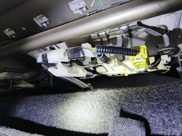 [上海·沪B] 二手丰田卡罗拉2018款 双擎 1.8L E-CVT智尚版