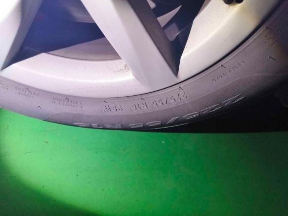 [武汉·鄂A] 二手奥迪奥迪A4L2013款 30 TFSI 自动舒适型